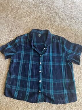 Cropped short sleeve top